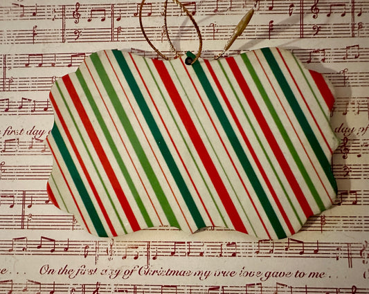 YOUR image - Personalized Ornament - Gift Tag Shape with Scalloped Edges