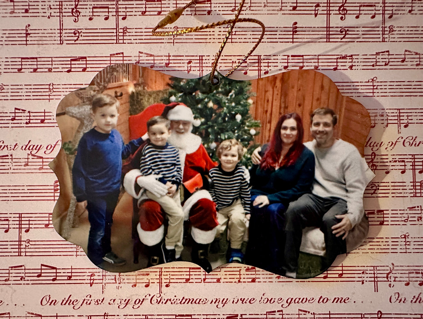 YOUR image - Personalized Ornament - Gift Tag Shape with Scalloped Edges